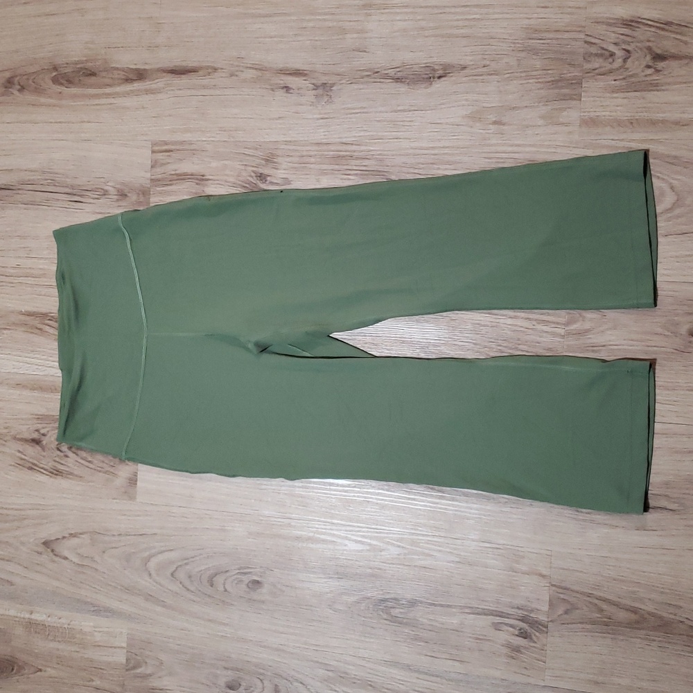 Lululemon Groove Super-High-Rise Crop 23" *Green Twill Size 8
